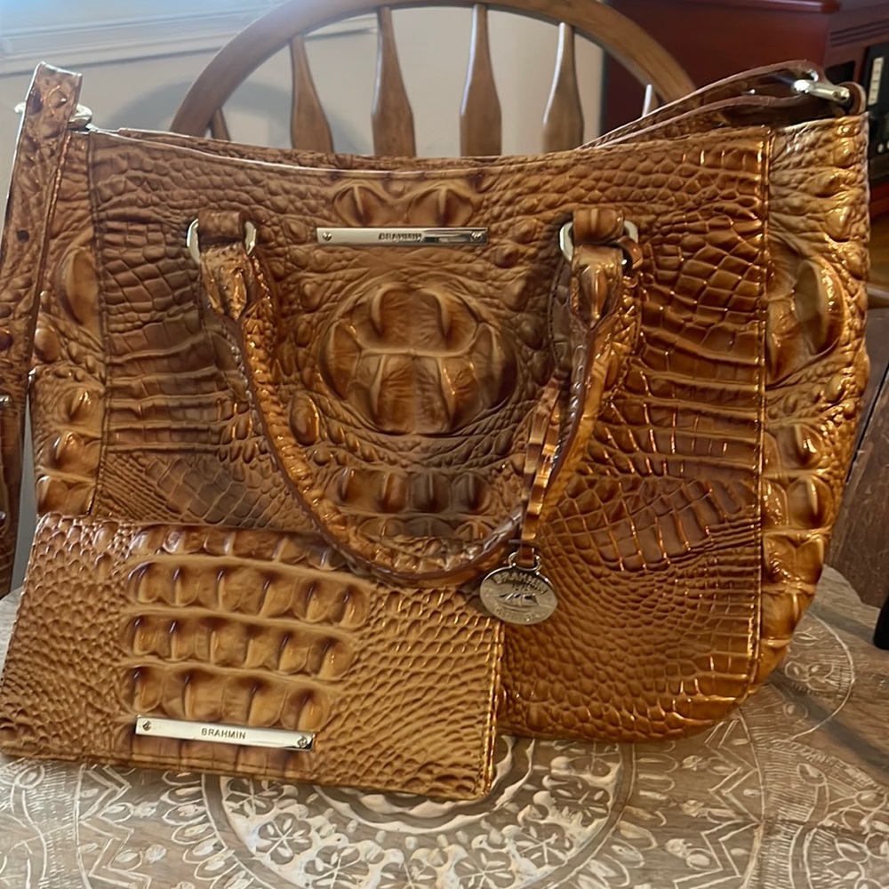 Authentic Brahmin bag and wallet set. Style number: k59 151.
